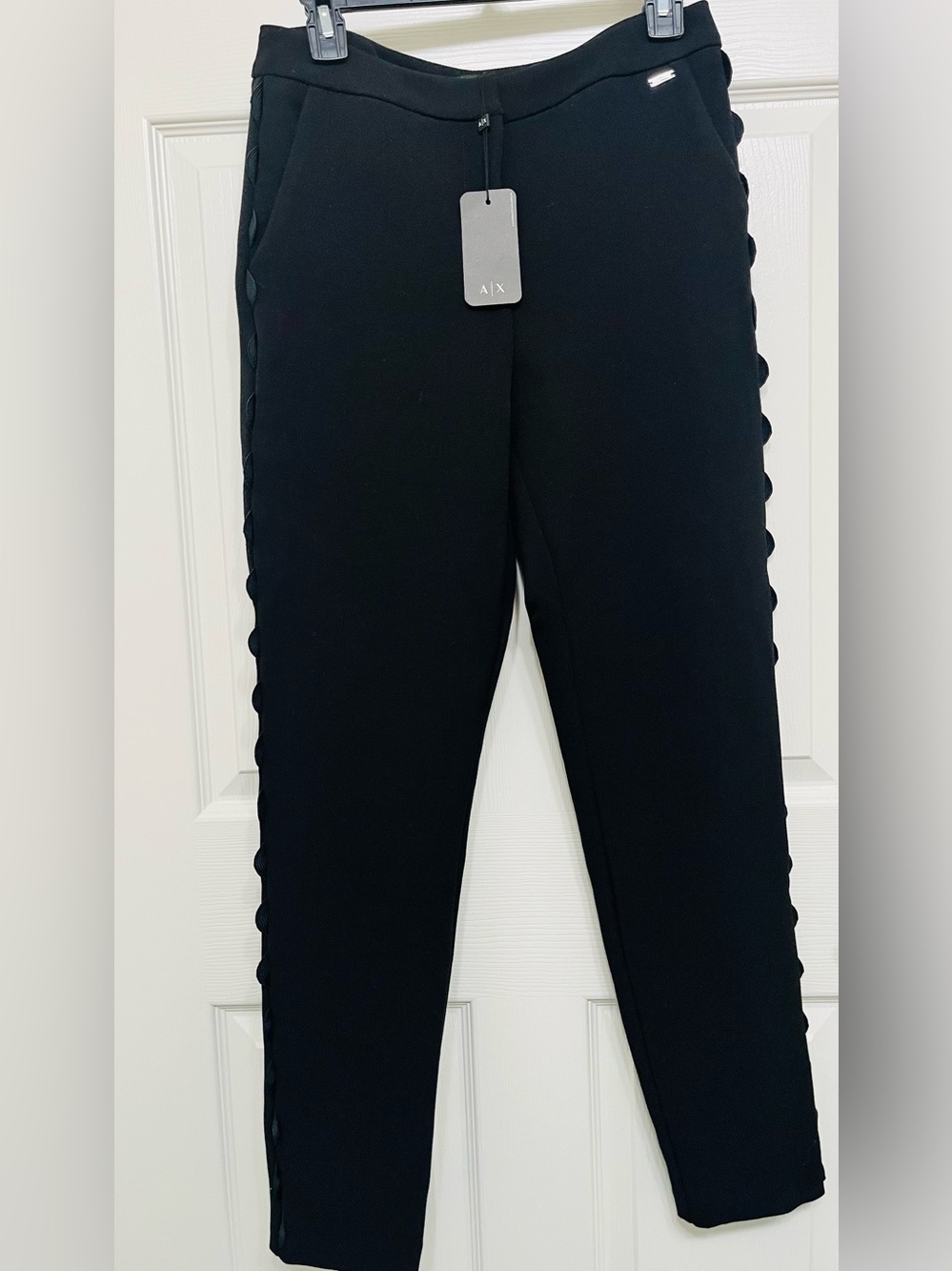 Armani Exchange Black Cropped Slim Jogger Pants. Size 6 . NWT